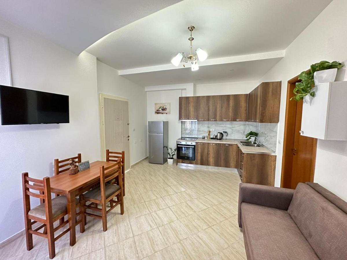 Trea Accomodations - Port Side Vlore Luaran gambar