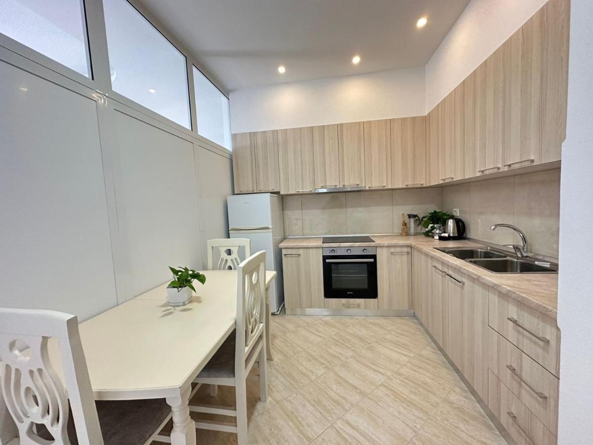 Trea Accomodations - Port Side Vlore Luaran gambar