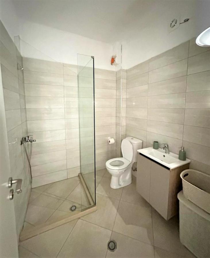 Trea Accomodations - Port Side Vlore Luaran gambar